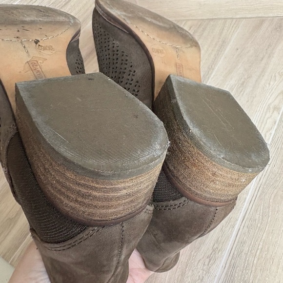 Vince Camuto Peera Khaki Verona ankle Booties Size 5 Dark Brown - Picture 3 of 11